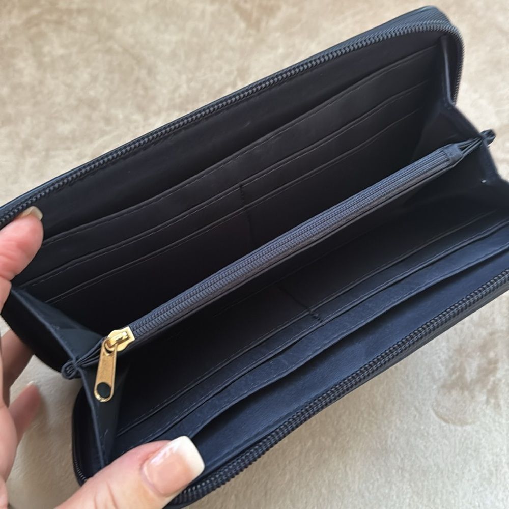 NWOT Tommy Hilfiger Navy Blue Monogram Wallet - Picture 5 of 7